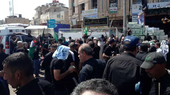 12 کشته در سقوط دیوار بتونی در برابر حسینیه تهرانی ها / وحشت در کربلا+ عکس