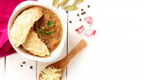 خوشمزه ترین سوپ پیاز را در خانه بپزید+دستور تهیه