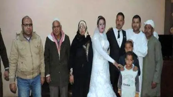 جشن عروسی در کلانتری! / برادر عروس از زندان به مراسم آمد + عکس