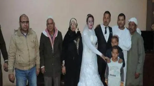 جشن عروسی در کلانتری! / برادر عروس از زندان به مراسم آمد + عکس