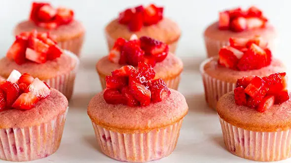 خوشمزه ترین کاپ کیک ها با میوه های تابستانی + دستور پخت