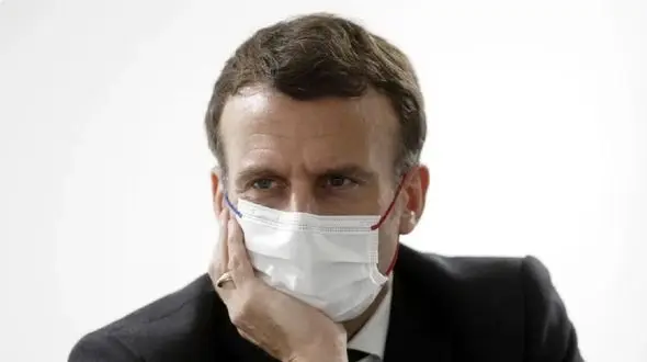 فیلم لحظه سیلی خوردن رئیس جمهور فرانسه در ملا عام