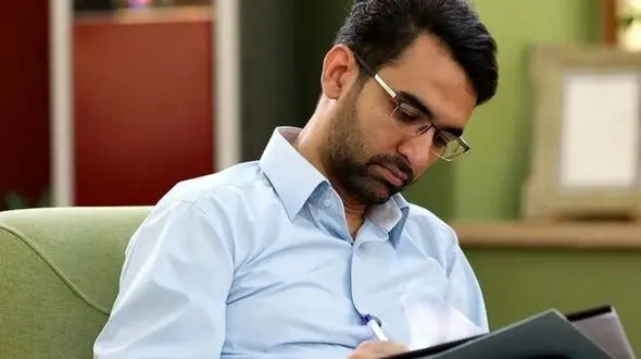 آذری‌جهرمی: ممنوعیت واردات آیفون در دولت چهاردهم بازنگری می‌شود