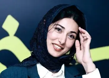 عکس / نگاهی به دکوراسیون فوق شیک اتاق زهرا سزاوار بازیگر سریال ساهره / از مبلمان دخترانه تا تابلو دویاری های شطرنجی و بومرنگی