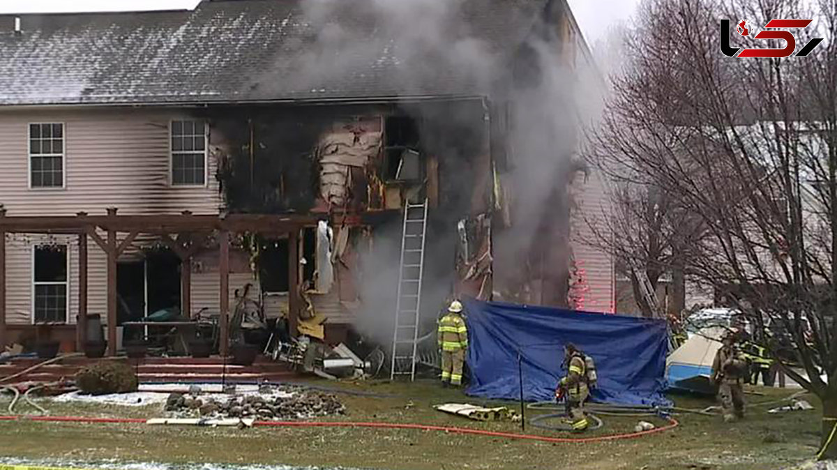 Small plane crashes into Michigan home, killing three
