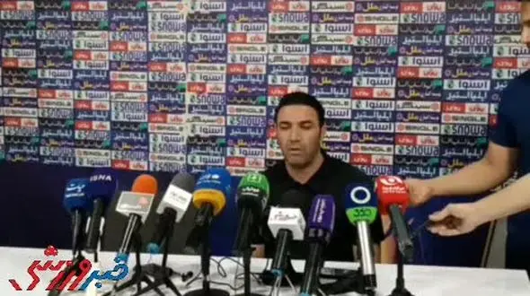 نکونام : اجازه بدهید کارشناسان شیتیل بگیر و مجری های ۲ هزاری در مورد فوتبال حرف بزنند