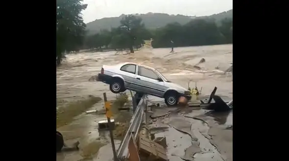 سیل مرگبار در رودخانه گوادالوپه / 20 دختر در اردو تابستانی مفقود شدند + فیلم