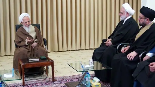 آیت الله جوادی آملی: عدالت در تمام ابعاد جامعه تأثیرگذار است/ رئیس قوه قضاییه : قانونمداری و تبعیت از قانون، یک ارزش است 