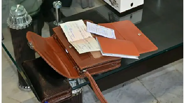 بازگشت کیف ۵۰۰ میلیونی به صاحبش توسط پلیس