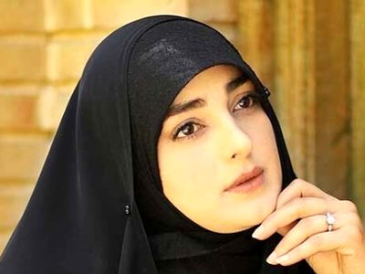 فیلم / حاشیه بوسیدن پسر ناتنی توسط ستاره سادات قطبی ! / دلخوری و واکنش خانم مجری  به کامنت‌های سمی درباره بوسیدن پسر همسرش !