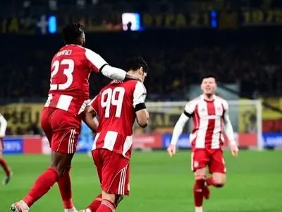 فیلم/خونسردی طارمی بعد از گلزنی در دربی آتن/ طارمی هیس نشان داد و عذرخواهی کرد