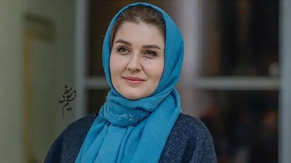 استایل لاکچری بازیگر چشم رنگی ایرانی در گرانترین آرایشگاه تهران / دو سلبریتی در یک قاب !