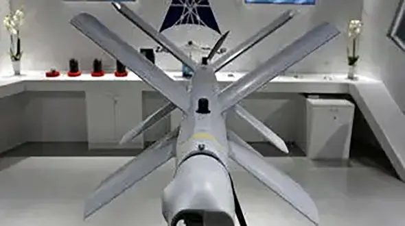 فیلم / سلاح مخفی سپاه در خلیج فارس / پرنده ای که همزمان اهداف دریایی و هوایی را شکار می‌کند