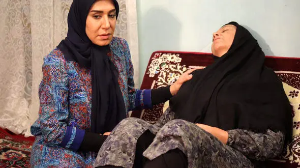 نقد چادر گلدار در روزهای بهتر