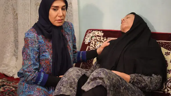 نقد چادر گلدار در روزهای بهتر