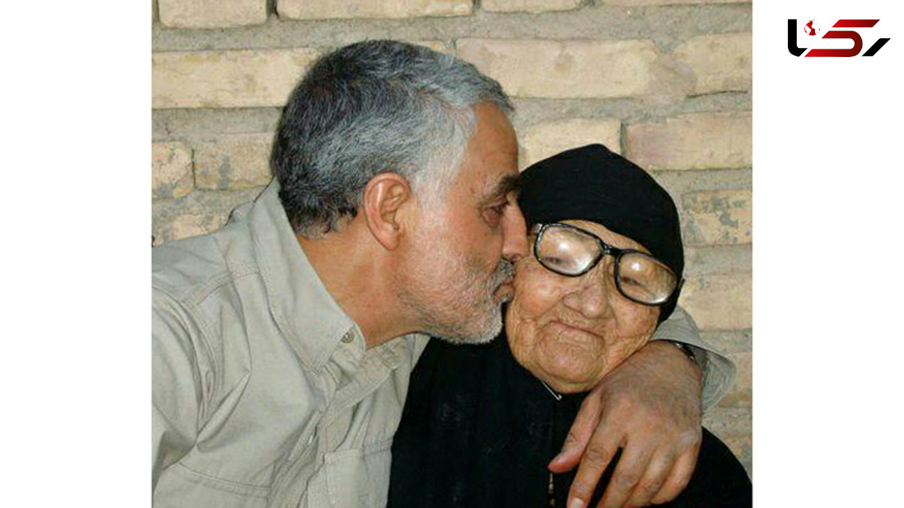 عکس دیده نشده از سردار سلیمانی در آغوش مادر + تصاویر
