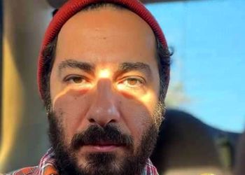 نگاه روز | شباهت بی نظیر نوید محمد زاده بازیگر سریال قورباغه به برادرش