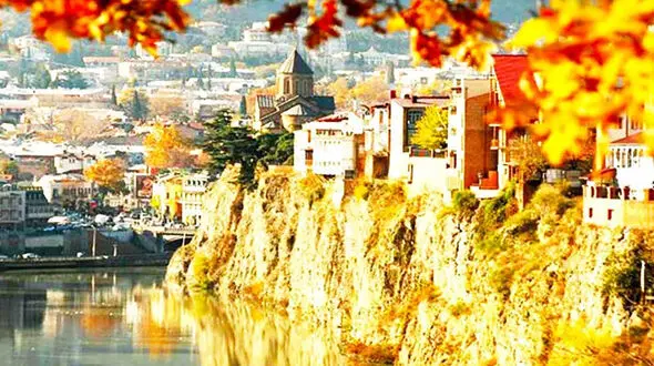 بهترین مکان های خارج از کشور برای سفر در پاییز 