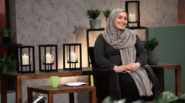 عکس دیده نشده از ژاله صامتی در پشت صحنه سریال زیر خاکی