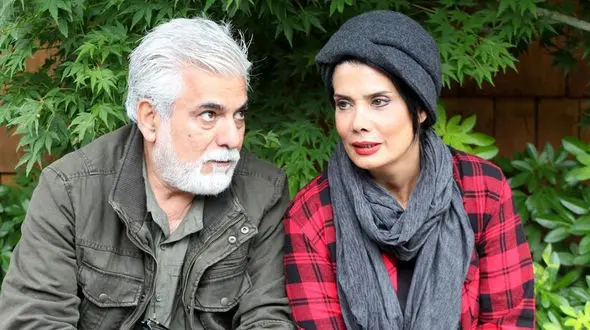 زیبایی جادویی دختر حسین پاکدل ! / بی روسری بودن صبا پاکدل در خارج !