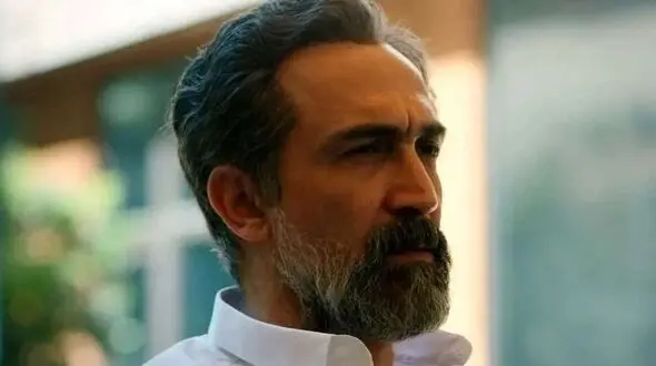 فیلم/گریم سنگین هادی حجازی فر برای مسابقه «صد»؛ کاربران شبکه های اجتماعی را شوکه کرد / از نقش های جدی تا اجرای پرحاشیه 