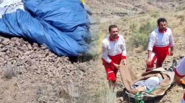 ورزش هوایی به قیمت جان تمام شد / مرد 50 ساله در سقوط پاراگلایدر جان باخت