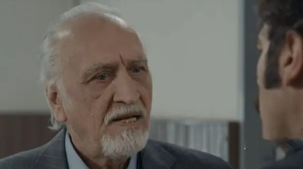 زن خارجی زیبای عزیز آقا سریال تانک خورها  بیرون سریال + عکس خانوادگی انگار همه خارجی اند !