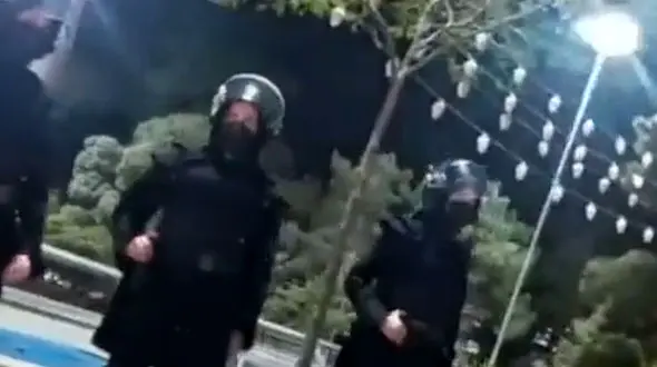 غوغای فیلم مانتوی کوتاه زنان یگان ویژه پلیس ! / چرا بدون چادر و لباس متفاوت !