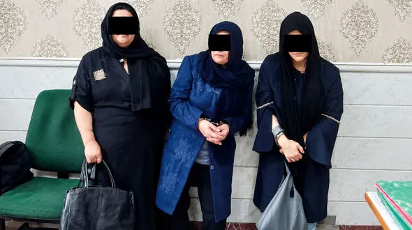 دستگیری 3 خواهر شعبده باز طلافروشی ها در مشهد