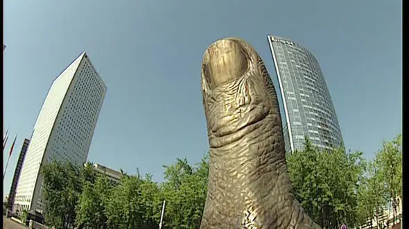 انگشت شست 6 متری+عکس