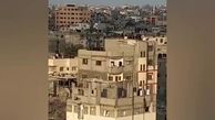 ببینید / لحظه اصابت راکت و تخریب کامل یک منزل در غزه + فیلم