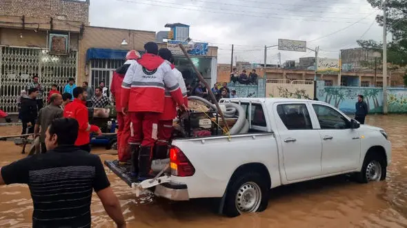 خسارت به زیرساخت های کاشان با سیل هولناک + فیلم