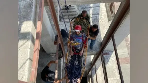 سقوط وحشتناک کارگر رشتی از طبقه پنجم ساختمان + عکس