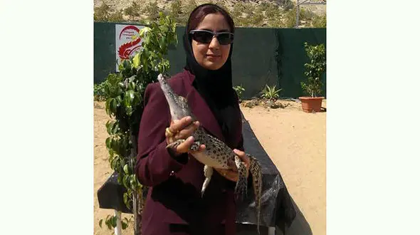 این بانوی ایرانی عاشق خزندگان است / مزرعه تمساح او دیدن دارد + عکس