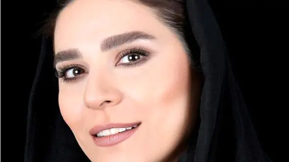 عکس | حلقه ازدواج شیک و بزرگ سحر دولتشاهی با طرح مرواریدی و رنگ سیلور