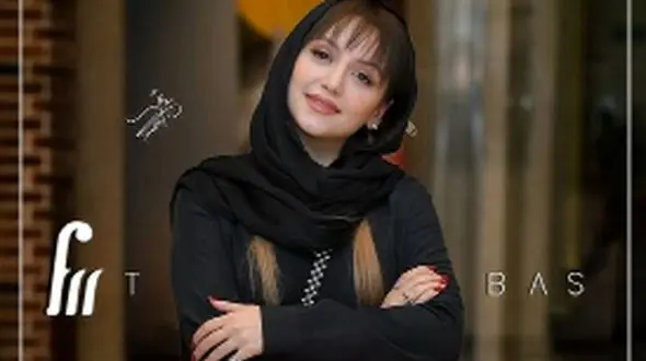 نگاهی به استایل زیبای پرل کور نازنین بیاتی با کیف مرواریدی، ترکیب برنده 2025 / کی میتونه به این جذابی ست کنه؟ لوکسی که از دل سادگی اومده / ایده های ست با استایل مرواریدی + عکس