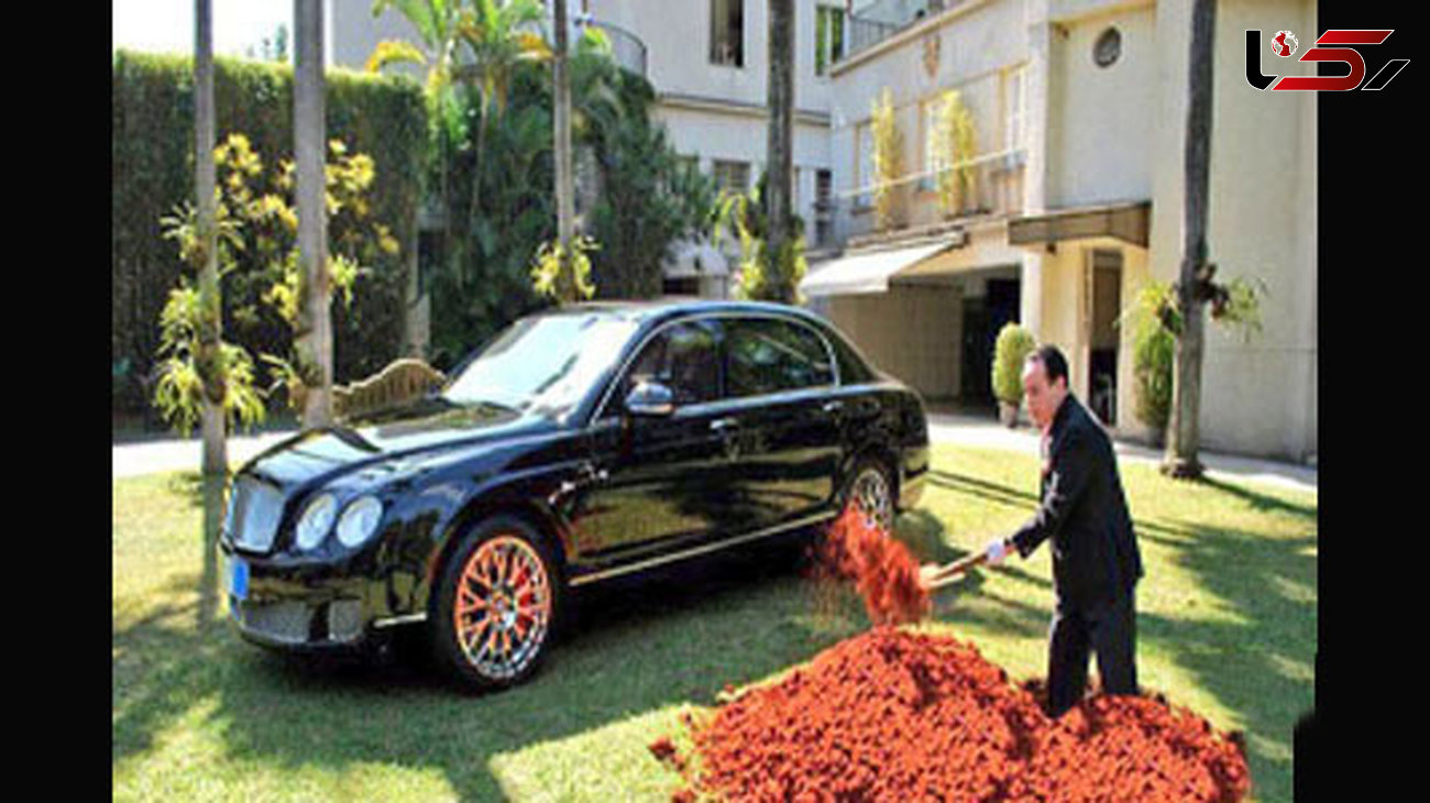 کار عجیب تاجر  پولدار / دفن کردن گرانترین خودروی در خاک!+عکس 