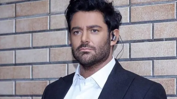 عکس/ رضا گلزار با انتشار عکسی از مادر جوانش به استقبال تولدش رفت