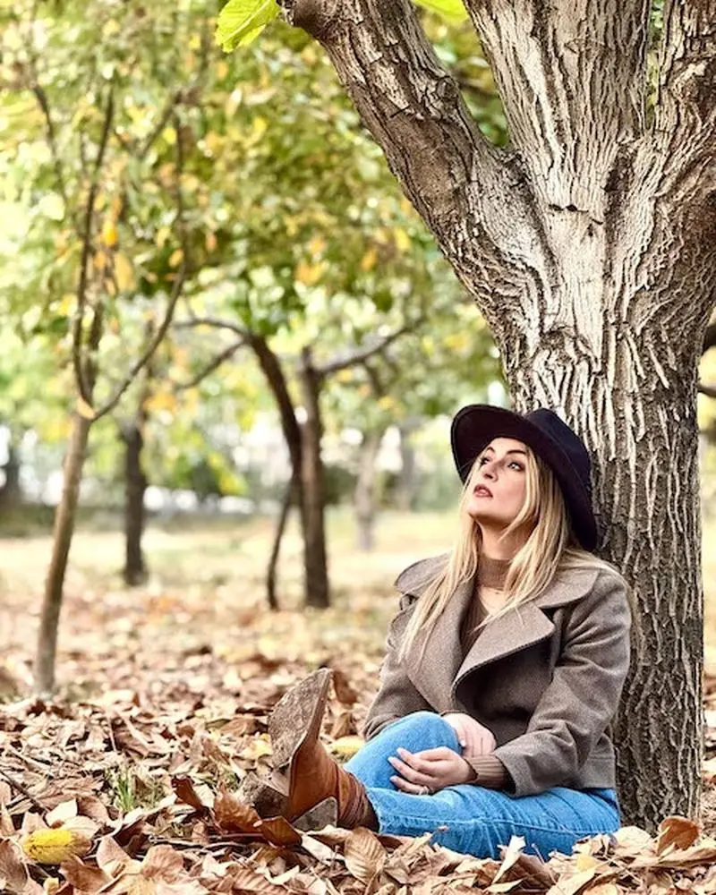 استایل پاییزی نیلوفر پارسا