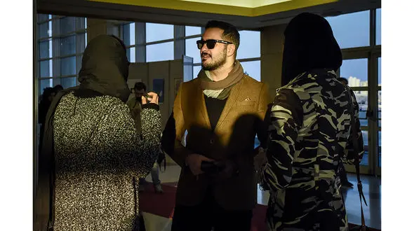 تیپ جالب ستاره جوان سینما در کاخ جشنواره +عکس