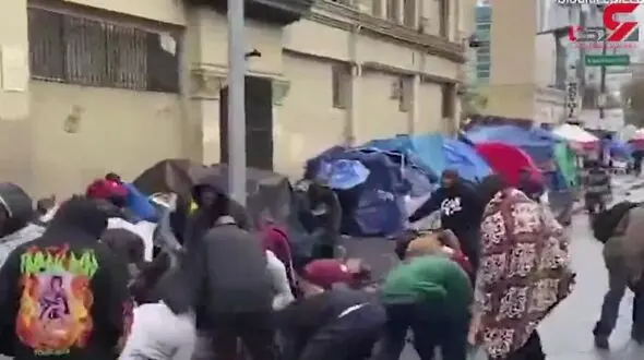 اقدام دیدنی رپر معروف آمریکایی به مناسبت سال نو + فیلم