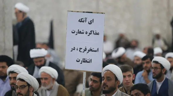 احضار 5 نفر از عوامل تهدید رئیس جمهور در قم + عکس