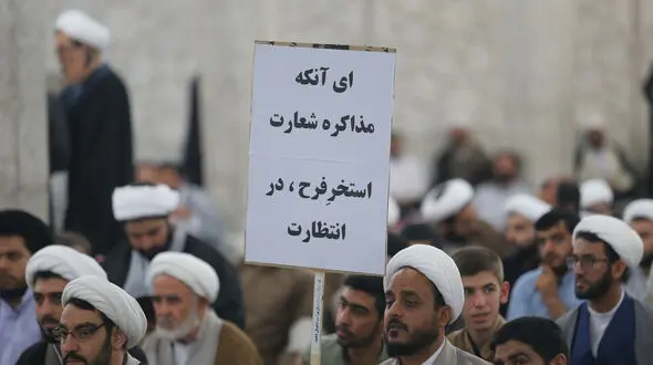 احضار 5 نفر از عوامل تهدید رئیس جمهور در قم + عکس