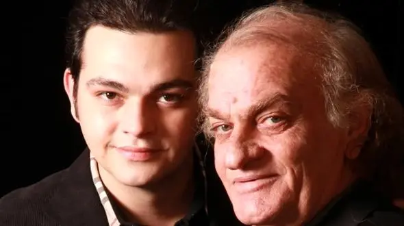 فتحعلی اویسی پدربزرگ شد ولی حیف که نشد نوه اش رو ببینه/ علیرضا اویسی: پسرم تو هم مثل من توی جنگ به دنیا اومدی