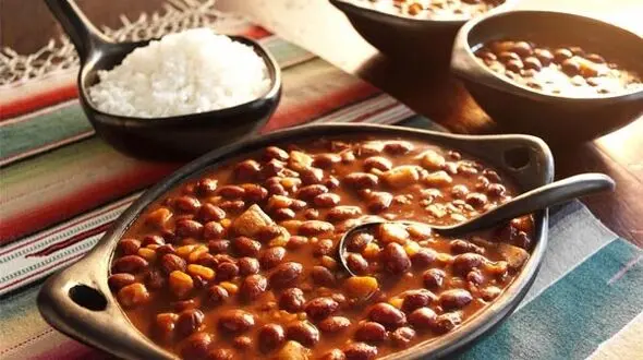 خوراک لوبیا قرمز با برنج 