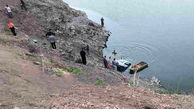 شیرجه مرگ راننده پژو سوار در دریاچه سد سردشت / تیم غواصی وارد عمل شد