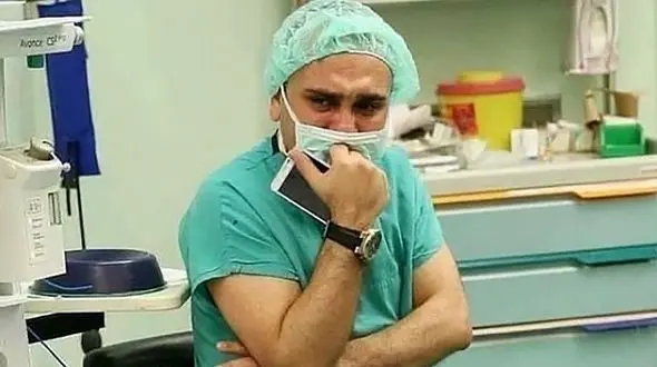 غم انگیزترین روز عمر پزشک زایمان  ! / مادر بچه را بغل کرد و نفس آخر را کشید