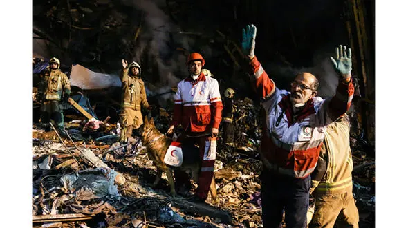  کارگر هایی که زیرآوار ساختمان پلاسکو مانده اند