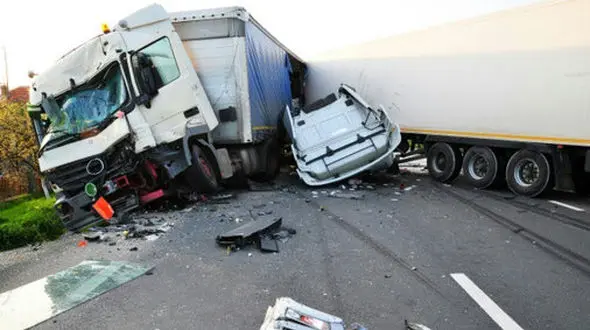 فیلم حرکت جنون‌آمیز در اتوبان / فاجعه را ببینید !