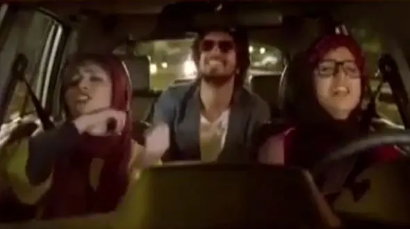 همخوانی بازیگران زن در یک فیلم با آهنگ خواننده معروف آمریکایی / سکانسی که موجب ممیزی شدن فیلم شد+ فیلم